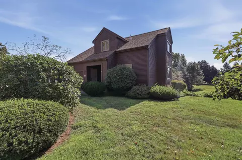 8 Gloucester Ln #41, Nashua, NH 03063