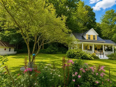 311 Dover Rd, Newfane, VT 05351