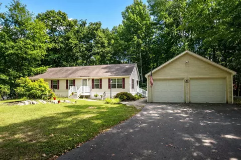 32 Bunker Ln, Madbury, NH 03823
