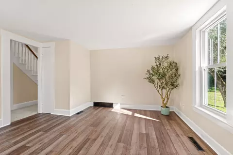 Living - 70 Depot Rd, Epping, NH 03042 photo 1 of 4