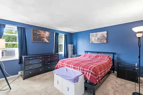 Bedroom - 105 Stonegate Ln, Derry, NH 03038 photo 4 of 7