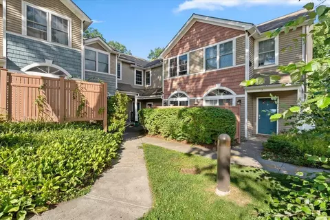 602 North Ave #16, Burlington, VT 05408