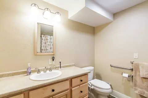 Bath - 6 Rosewood St, Windham, NH 03087 photo 6 of 6