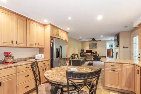 Kitchen - 6 Rosewood St, Windham, NH 03087 photo 6 of 8