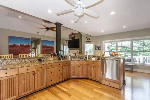 Kitchen - 6 Rosewood St, Windham, NH 03087 photo 3 of 8