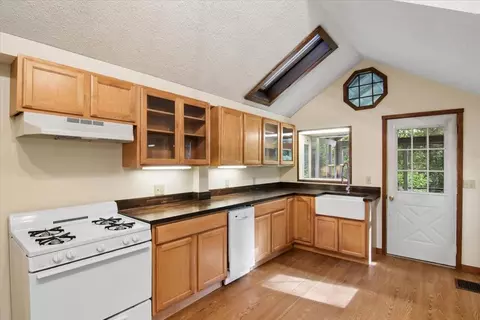Kitchen - 94- Nh 127 Rte, Warner, NH 03278 photo 1 of 3