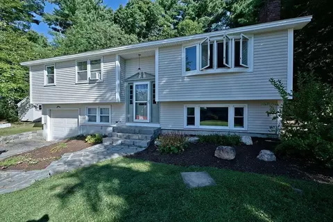 4 Brewster St, Merrimack, NH 03054