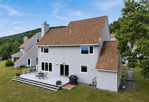 11 Rocky Point Rd, Plymouth, NH 03264