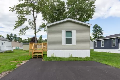 16 S Emperor Dr, Concord, NH 03303