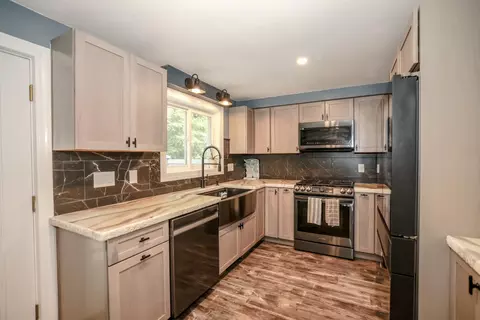 Kitchen - 49 Dale Rd # A, Hooksett, NH 03106 photo 4 of 4