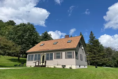 25 Center St, Proctor, VT 05765