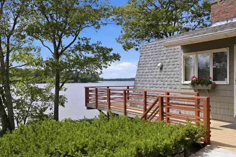 308 Governor Wentworth Hwy, Tuftonboro, NH 03853