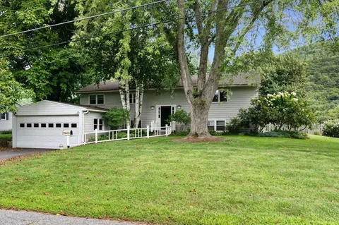 205 Wantastiquet Dr, Brattleboro, VT 05301
