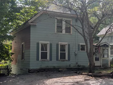 40 Blueberry Ridge Rd, Newport, NH 03773