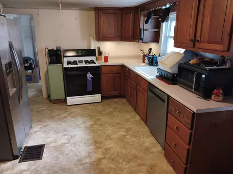 Kitchen - 227 Main St, Epping, NH 03042 photo 1 of 6