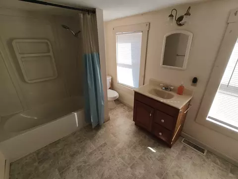 Bath - 227 Main St, Epping, NH 03042 photo 5 of 5