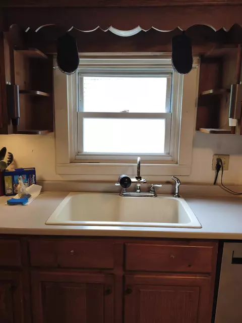 Kitchen - 227 Main St, Epping, NH 03042 photo 5 of 6