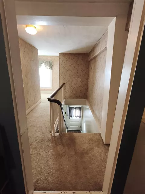 Entry Way - 227 Main St, Epping, NH 03042 photo 3 of 4