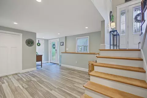Entry Way - 16 Sunset Dr, Atkinson, NH 03811 photo 2 of 4