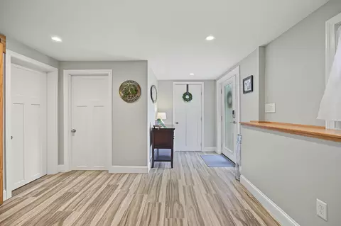 Entry Way - 16 Sunset Dr, Atkinson, NH 03811 photo 3 of 4
