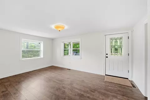 Living - 169 N Brownell Rd, Williston, VT 05495 photo 1 of 4