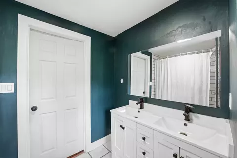 Bath - 169 N Brownell Rd, Williston, VT 05495 photo 3 of 3