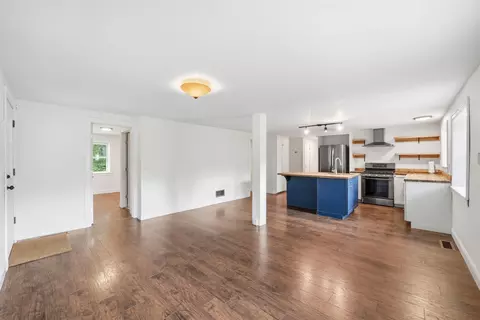 Living - 169 N Brownell Rd, Williston, VT 05495 photo 3 of 4