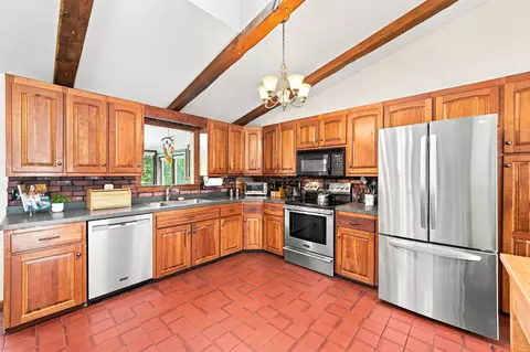 Kitchen - 18 Westside Dr, Atkinson, NH 03811 photo 2 of 4