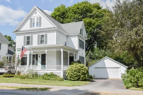 22 Bay St, Northfield, NH 03276
