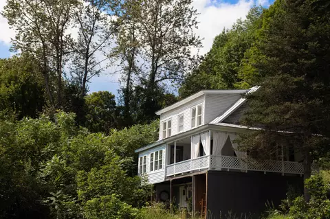 67 Pleasant St, Williamstown, VT 05679