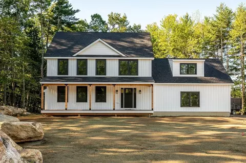 32 Hansonville Rd, Rochester, NH 03839