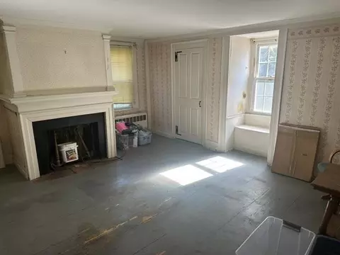 Living - 50 Deep Meadow Ln, Exeter, NH 03833 photo 5 of 5