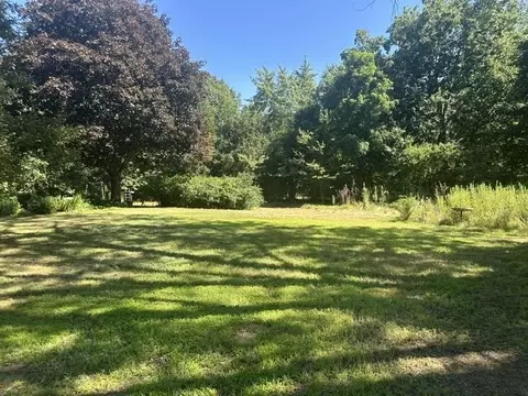 Exterior - 50 Deep Meadow Ln, Exeter, NH 03833 photo 7 of 9