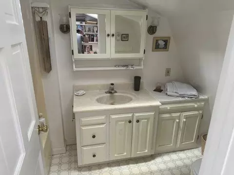 Bath - 50 Deep Meadow Ln, Exeter, NH 03833 photo 1 of 4