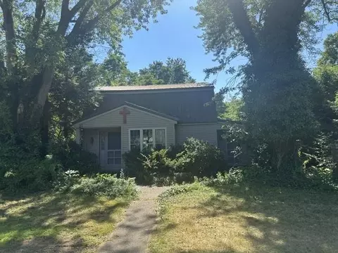 Exterior - 50 Deep Meadow Ln, Exeter, NH 03833 photo 2 of 9