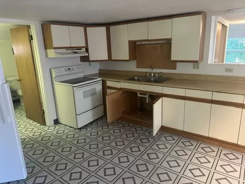 Kitchen - 50 Deep Meadow Ln, Exeter, NH 03833 photo 3 of 4
