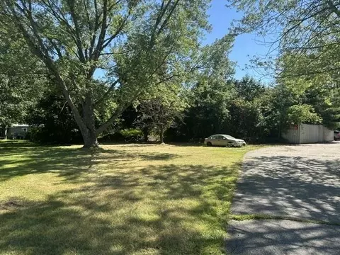 Exterior - 50 Deep Meadow Ln, Exeter, NH 03833 photo 5 of 9