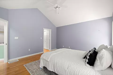 Bedroom - 1465 Hooksett Rd #464, Hooksett, NH 03106 photo 3 of 4