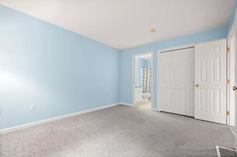 Bedroom - 1465 Hooksett Rd #464, Hooksett, NH 03106 photo 4 of 4