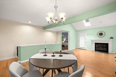 Dining - 1465 Hooksett Rd #464, Hooksett, NH 03106 photo 2 of 3