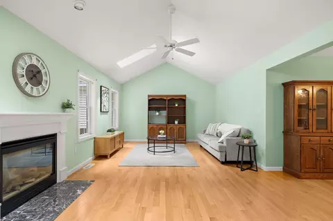 Living - 1465 Hooksett Rd #464, Hooksett, NH 03106 photo 1 of 2