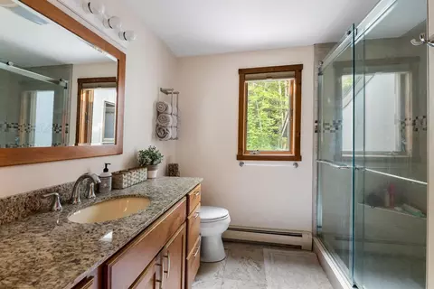 Bath - 5 Alpine Vis, Grantham, NH 03753 photo 1 of 2