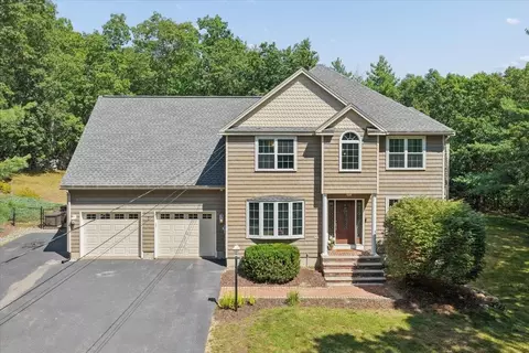 7 Gauthier Rd, Merrimack, NH 03054