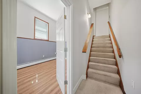 Entry Way - 7 Twin St, Windham, NH 03087 photo 6 of 7