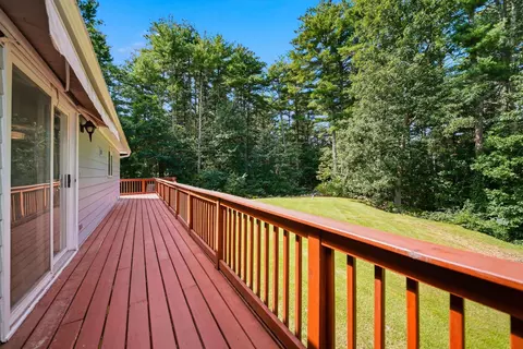 Exterior - 7 Twin St, Windham, NH 03087 photo 8 of 12