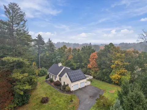 770 Mammoth Rd, Pelham, NH 03076