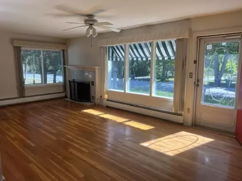 Living - 124 Mill Rd, Hampton, NH 03842 photo 1 of 8