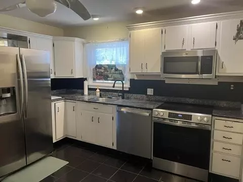 Kitchen - 124 Mill Rd, Hampton, NH 03842 photo 1 of 2