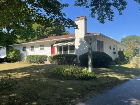 Exterior - 124 Mill Rd, Hampton, NH 03842 photo 2 of 2
