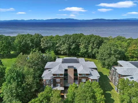 3 Claire Pointe Rd, Burlington, VT 05408